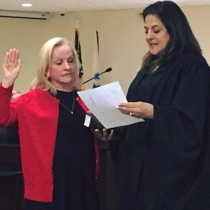 Meet your Posher, Evelyn